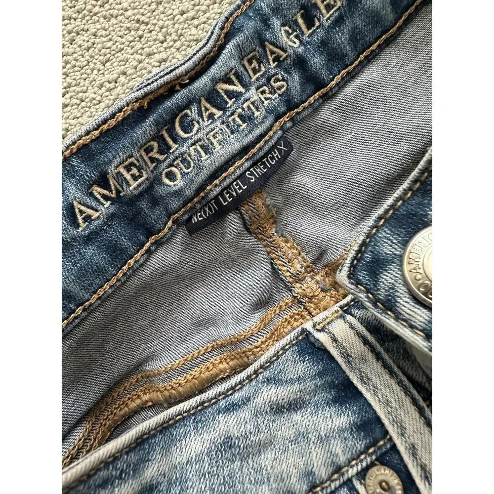 American Eagle‎ Hi-Rise Shortie Distressed Denim Shorts Size 25 Light Wash